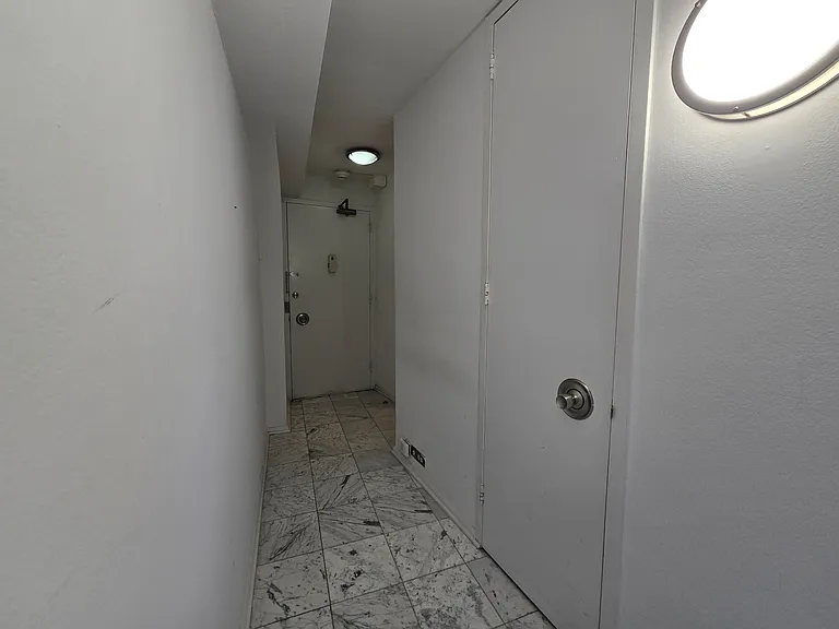 300 N State St #4427 — Photo 2