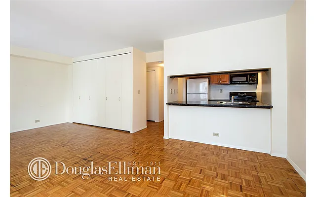 Rented by Douglas Elliman | media 20