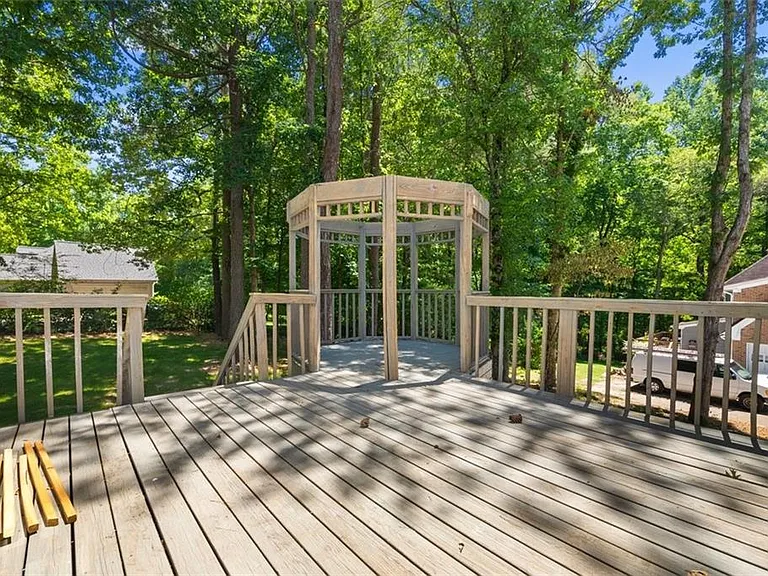 2120 Skyland Cove Ln — Photo 41
