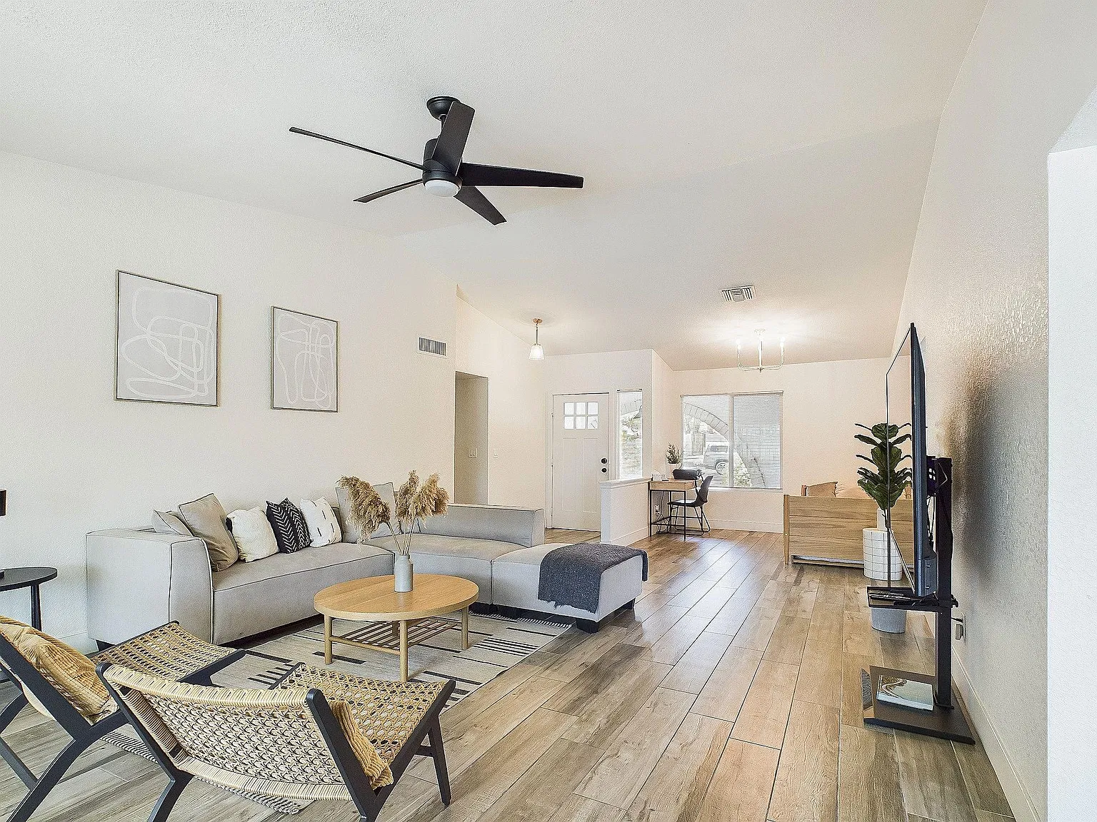 3 bed, 1896 sqft, $4,500 — Photo 1