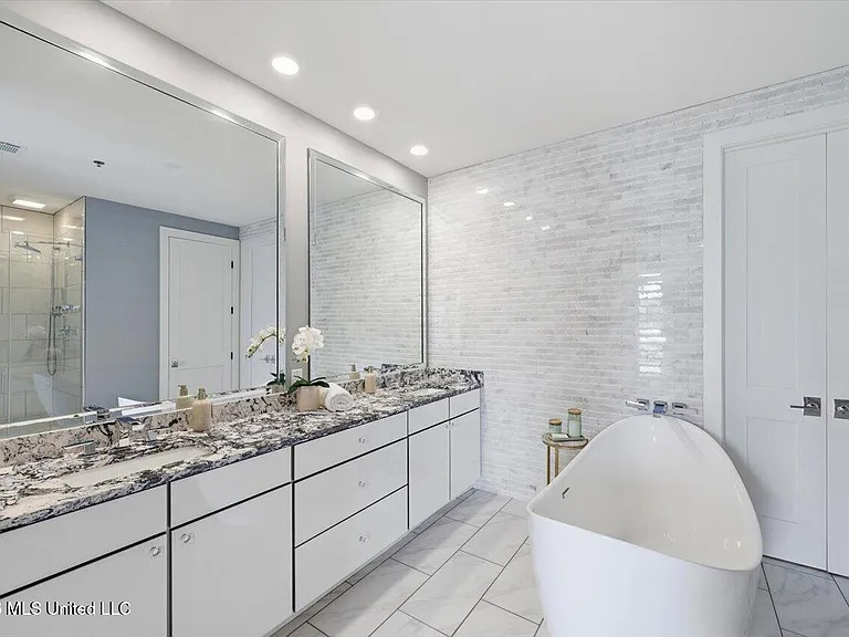 145 Republic St — Photo 22