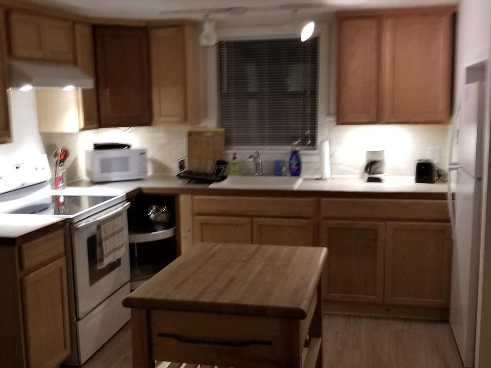 1st image of 1328 1/2 Belvin St