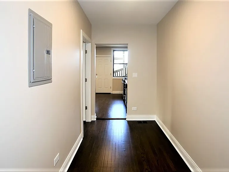 4447 N Rockwell St #1 — Photo 10