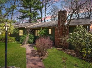 414 Summit Rd, Mountainside, NJ 07092