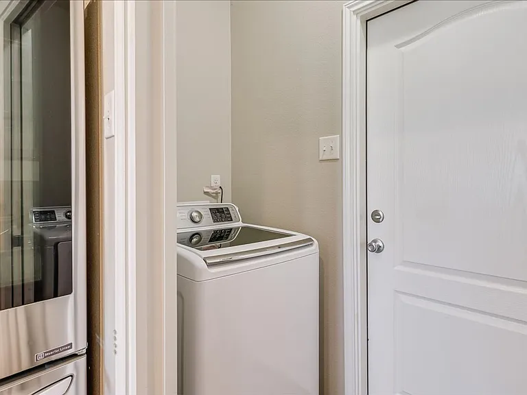 7610 Quartz Dr — Photo 39