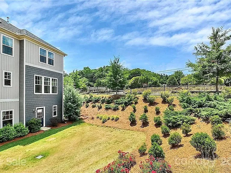1502 Sharon Rd W — Photo 13