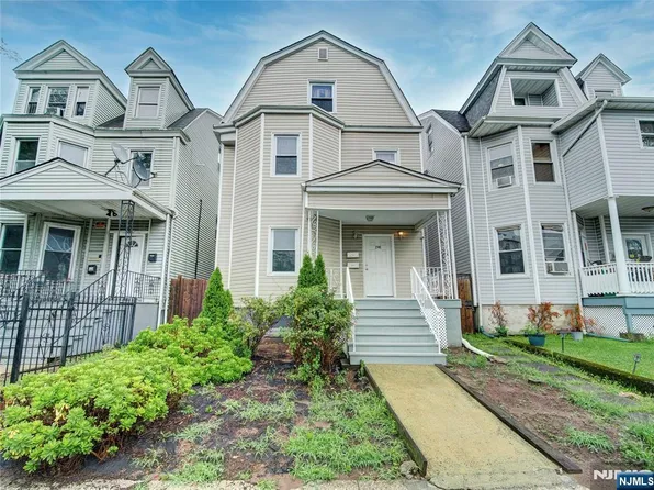 198 N 17th St, East Orange, NJ 07017