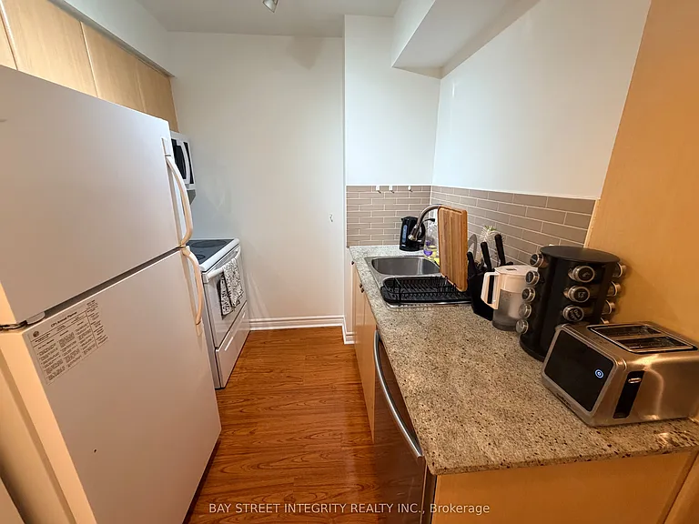 763 Bay St #907 — Photo 4