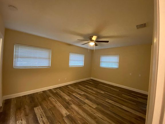 2nd image of 1855 Oak Lake Dr