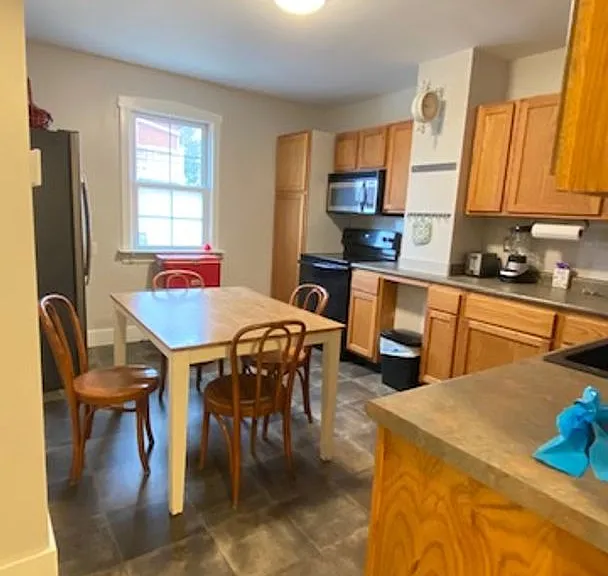 414 Stafford St — Photo 4