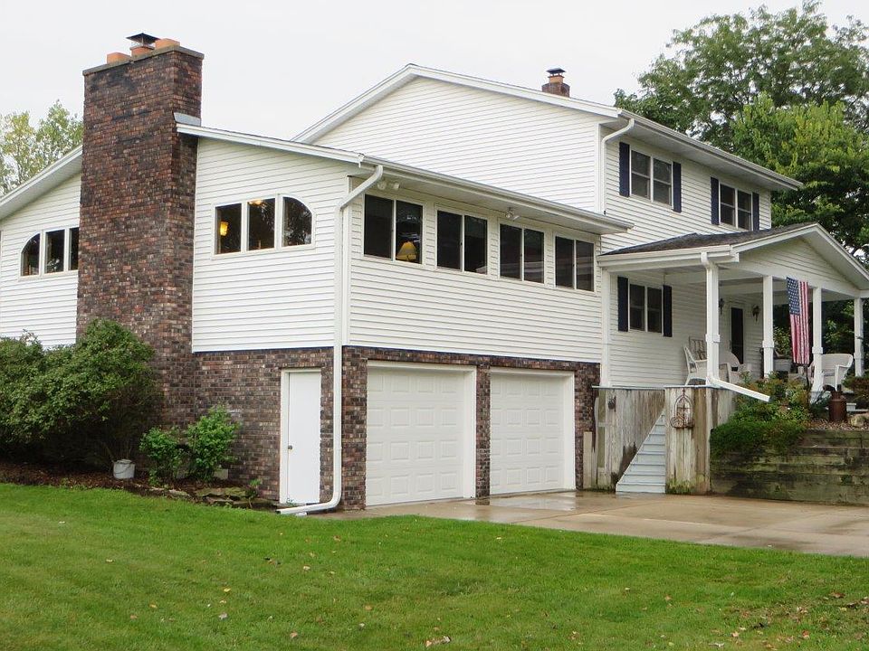 1st image of W323N8088 Northcrest Dr