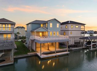 438 Amanda Cir, Tiki Island, TX 77554