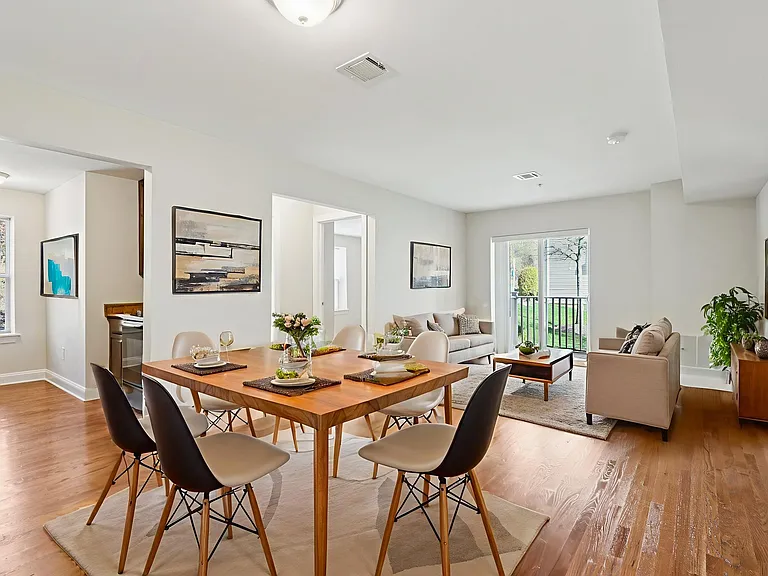 Summit Ridge Luxury Apartments — Photo 31