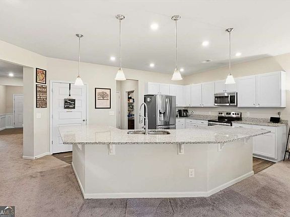 5th image of 11 Rambling Oaks Dr NE