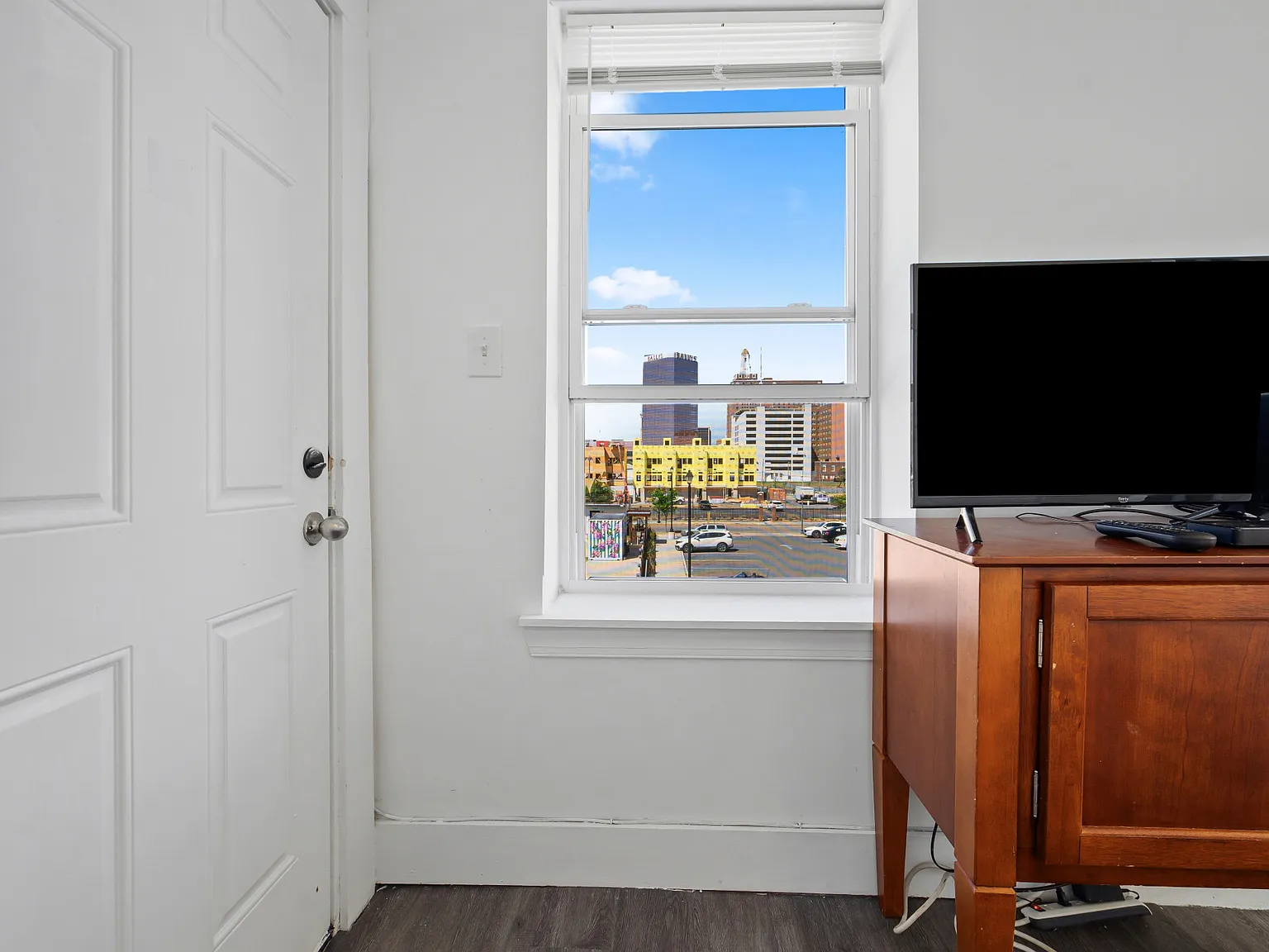 133-135 Saint James Pl — Photo 2