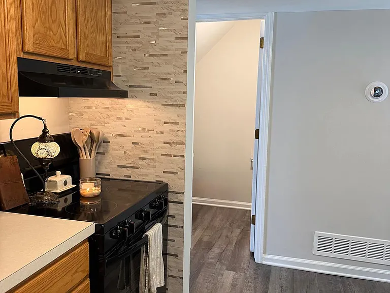 415 Strathaven Ct — Photo 8
