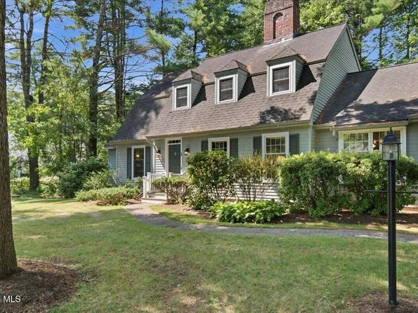 1 Brookshire Trace, Queensbury, NY 12804