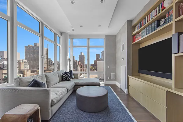 STREET No.13 No.14　2冊セット 408 East 79th Street 17TH-FL in Lenox Hill, Manhattan