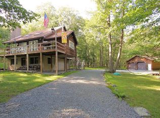 5 E Arapaho Dr, Lakeville, PA 18438
