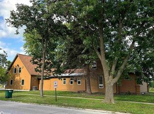 201 E Briggs Ave #B, Fairfield, IA 52556
