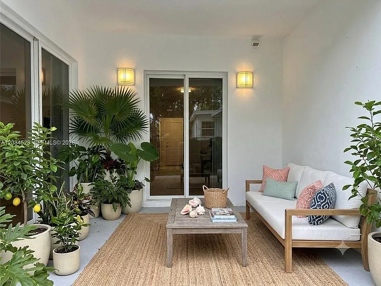 652 NE 63rd St #105 — Photo 9