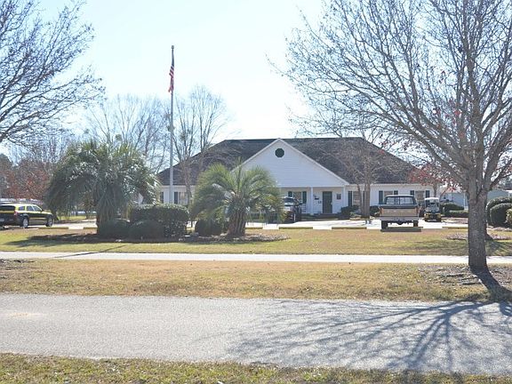3rd image of 205 Dove Ln