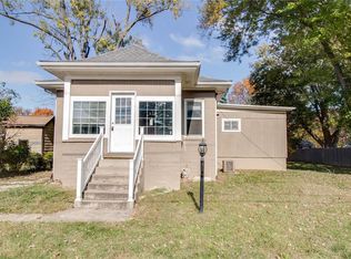 508 Grace St, Godfrey, IL 62035