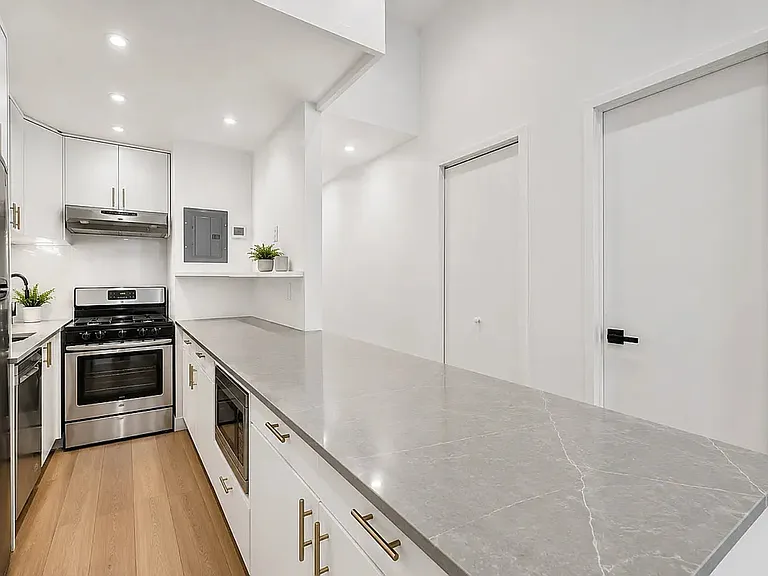 680 Broadway #2C — Photo 3