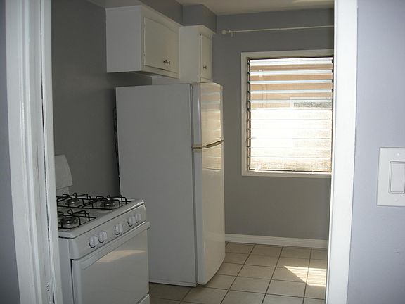 4th image of 1108 S Sherbourne Dr APT 6