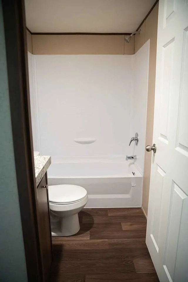 3 bed, 998 sqft, $1,100 — Photo 2