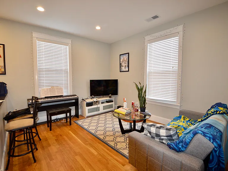 405 S Huntington Ave #2R — Photo 59