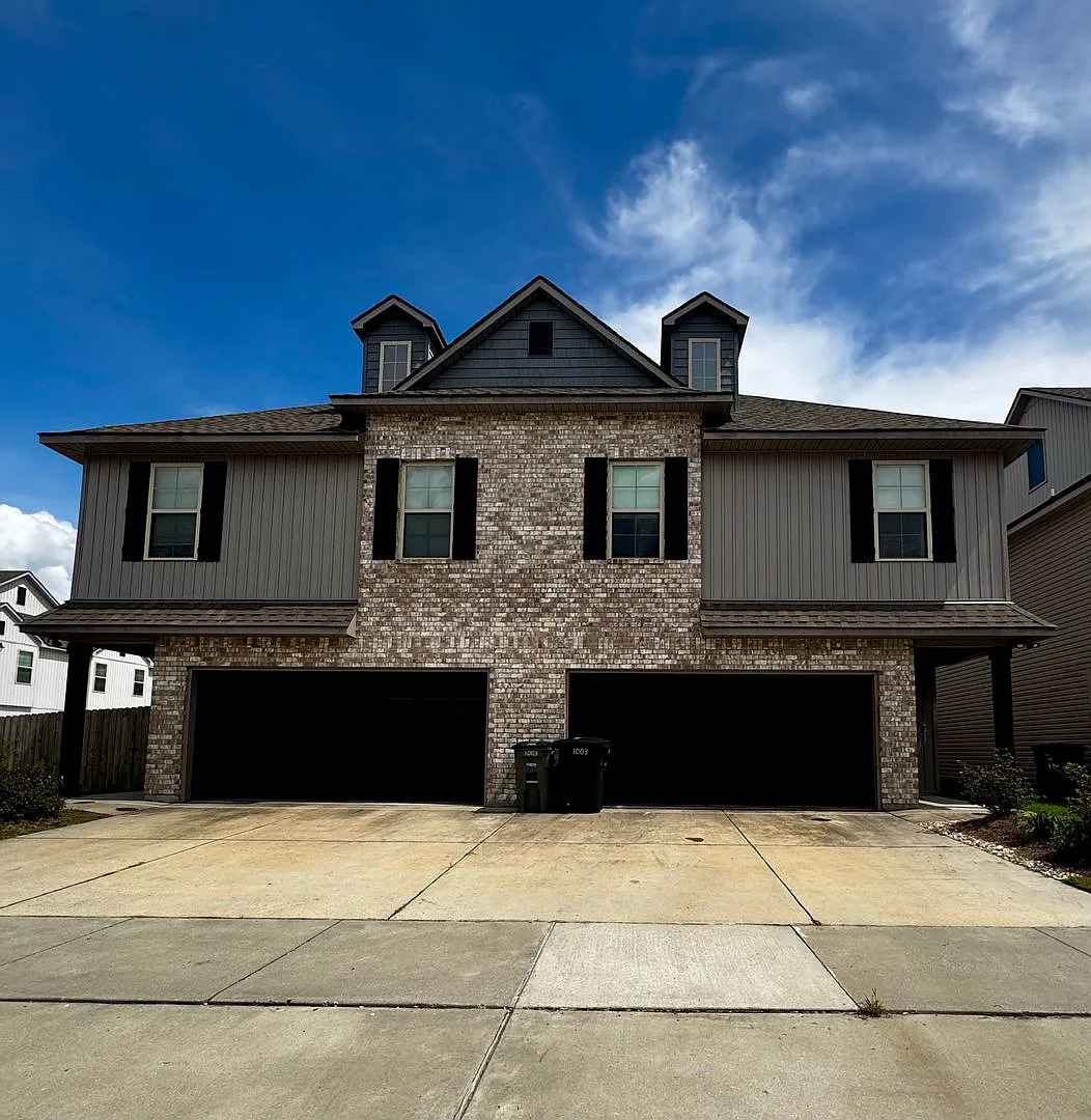 3BD/2.5BA Townhouse for Lease in Creekside Cottages - Now Available — Photo 1