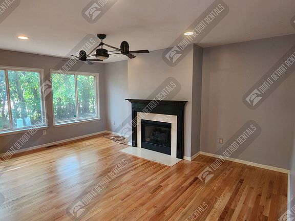 4th image of 176 Legacy Park Cir