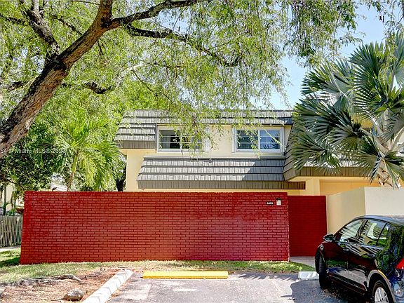 4th image of 8483 SW 137th Ave #8483