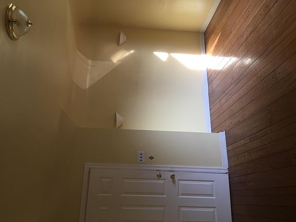  This apartment is on the second floor 