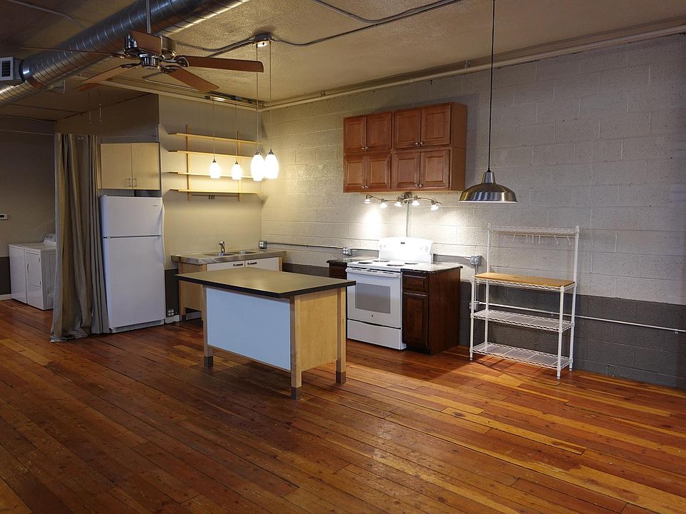 1st image of 206 Oak Ave