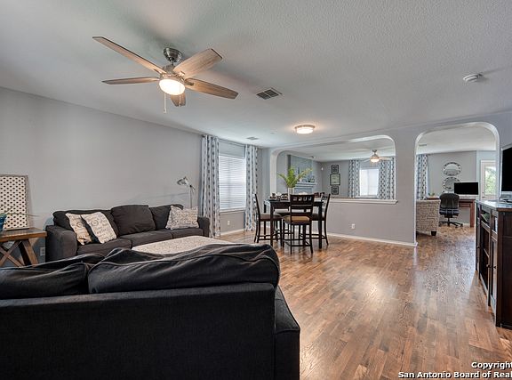 2nd image of 7202 Great Lakes Dr