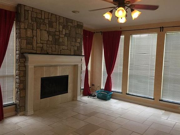4th image of 212 Driftwood Dr