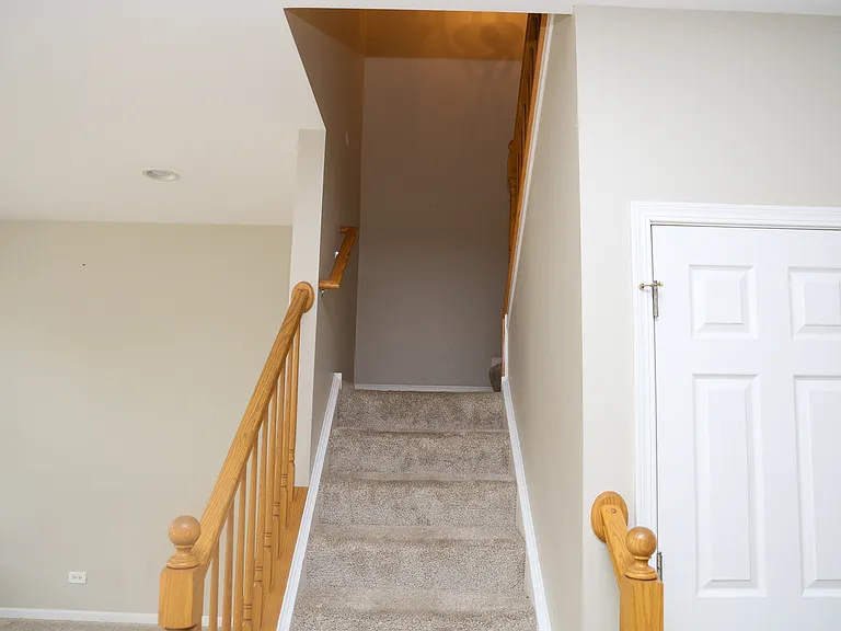 217 Comstock Dr — Photo 34