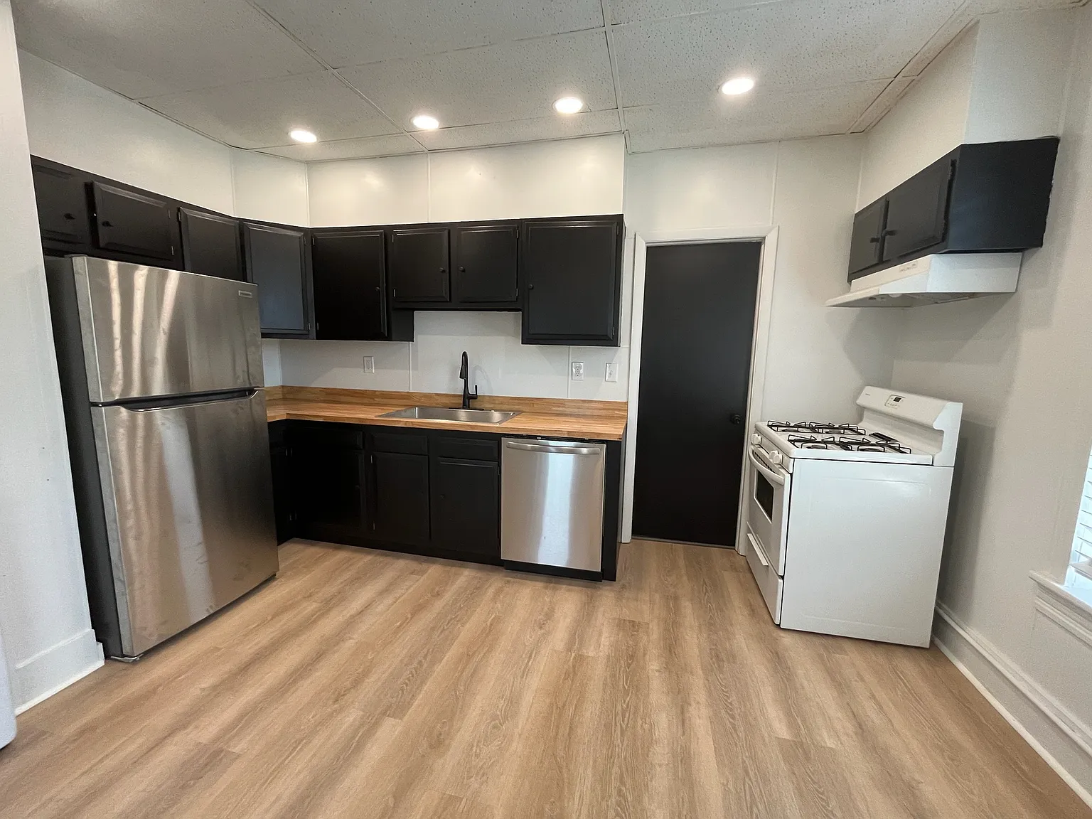 1 bed, 825 sqft, $875 — Photo 2