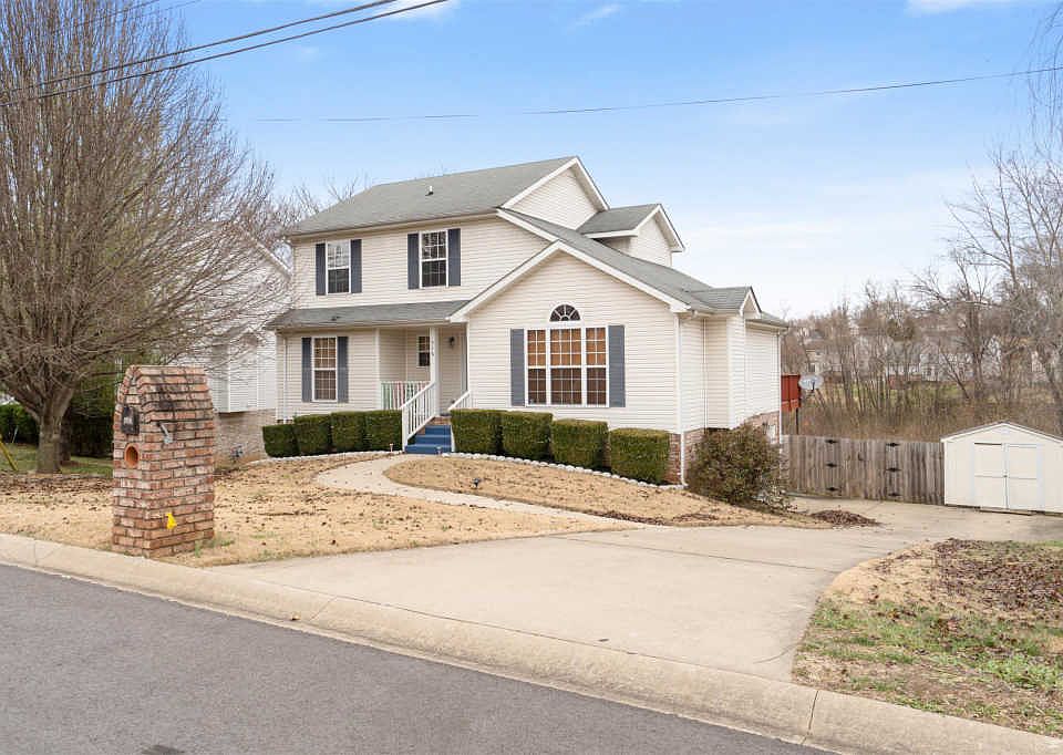 1st image of 958 Hedge Apple Dr