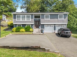 17 John F Kennedy Drive, Stony Point, NY 10980