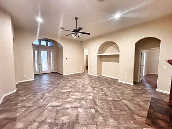 4 bed, 1975 sqft, $1,895 — Photo 4