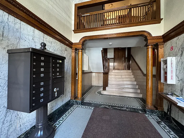 21 Park Vale Ave #11T — Photo 45