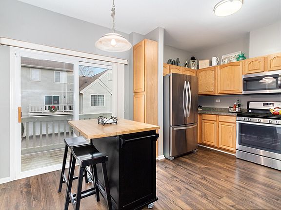 3rd image of 128 New Haven Dr