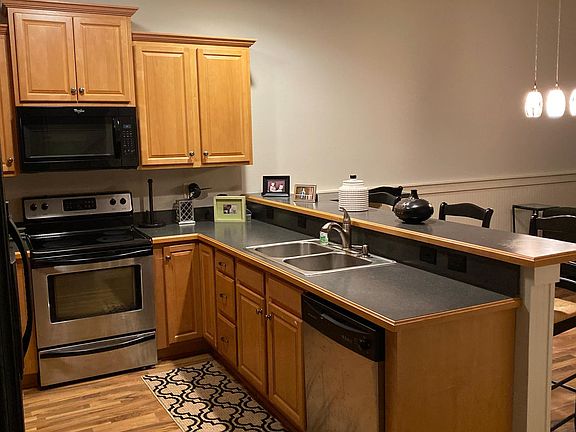 5th image of 2121 Dovedale Dr #B