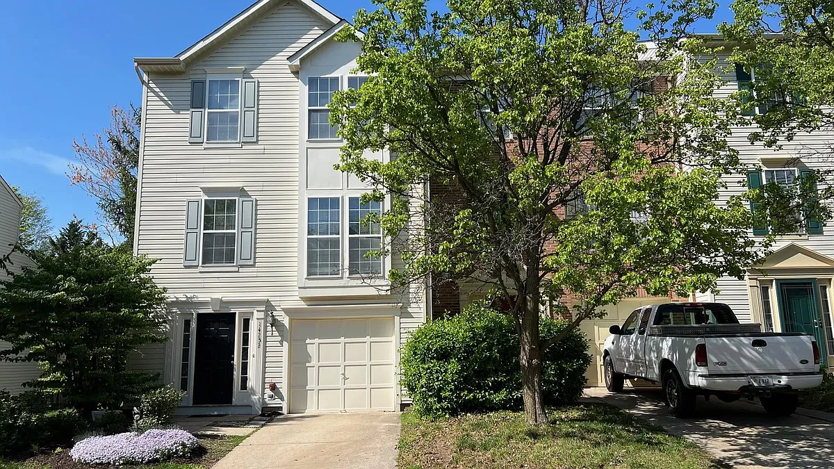Building Photo - 14252 Glade Spring Dr