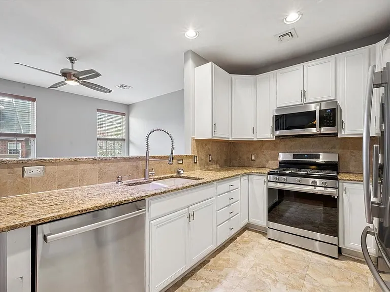 7 Brewerytown Ct — Photo 3