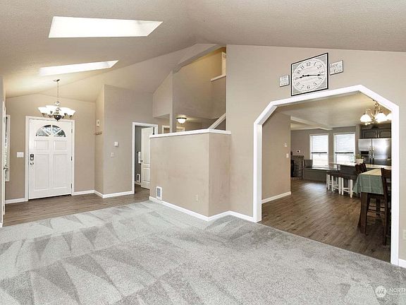 5th image of 4251 Mayhill Drive SE