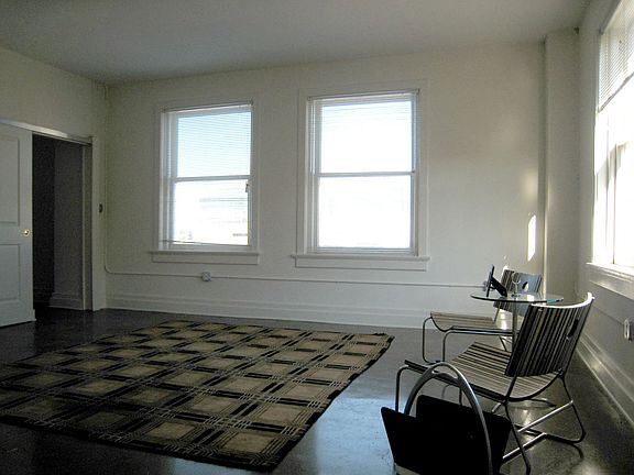 5th image of 604 S 3rd St Unit 708